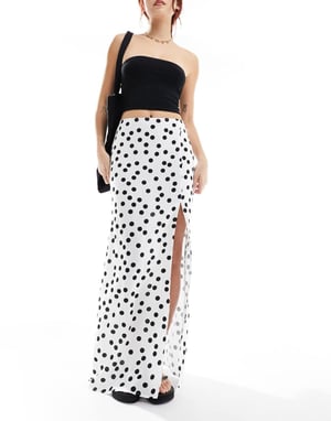 ASOS DESIGN maxikjol med delad ben i krämfärgad prickig mönster