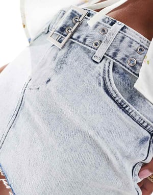 ONLY Petite mini bälte denimkjol ljus syra tvätt