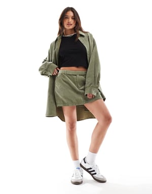 ASOS DESIGN kordbältes mikrokort kjolset i olivgrön