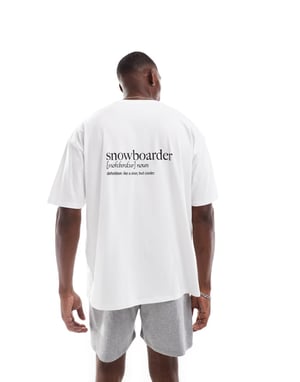 ASOS DESIGN pyjamasset med snowboardgrafik i vitt