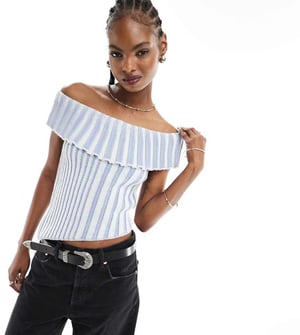 Återvunnen vintage asymmetrisk off-shoulder stickad topp i babyblå