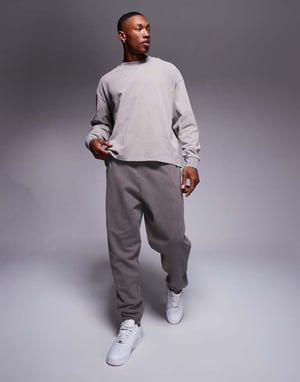 ASOS DESIGN oversized joggers i tvättad kolgrå