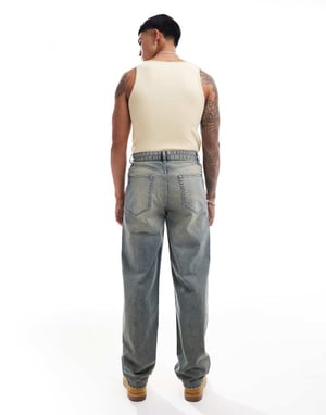 ASOS DESIGN baggyjeans med ton i ljus tvättblå