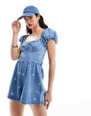 ASOS DESIGN denim playsuit med puffärmar i blommönster