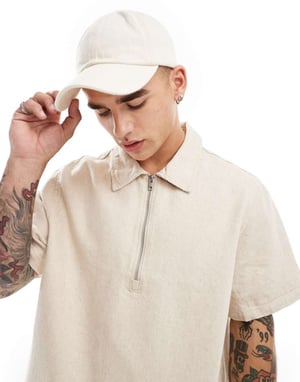 Weekday Dejan tungviktslinne kortärmad polo zip-skjorta i beige