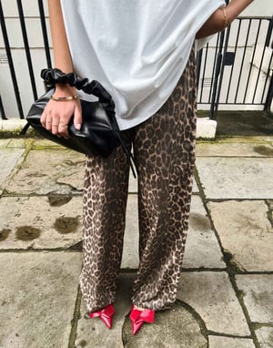 ASOS DESIGN bomullspoplin breda byxor i leopardmönster