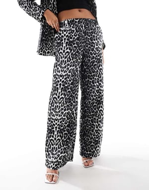 Vila vida byxor set i svart leopardmönster