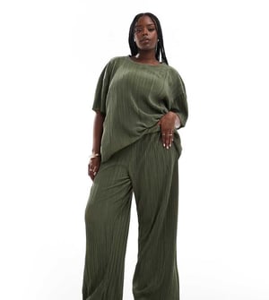 ONLY Curve plisserade vida benbyxor set i khaki