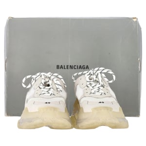 Balenciaga Triple S Klarsula Sneakers i Vit Polyester