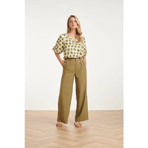 Smashed Lemon Top met groene abstracte dieren print en wijde mouwen |