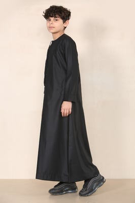Pojkar Barn Svart Thobe Emirati Jubba Islamiska Kläder Kaftan Eid Snöre Tofs