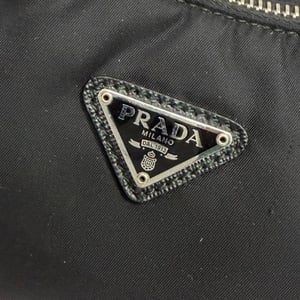 Prada Re-Edition 2005 Shoulder Bag in Black Nylon