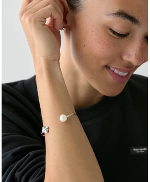 Spade Flower Pearl Cuff