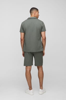 Slim Short Sleeve Collared Shirt & Comfort Pintuck Short
