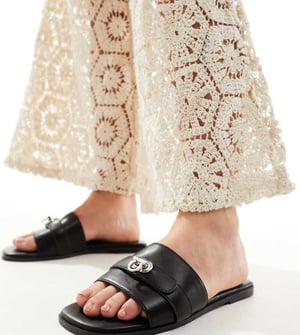 Public Desire Wide Fit Radiance sandaler med detaljer i svart