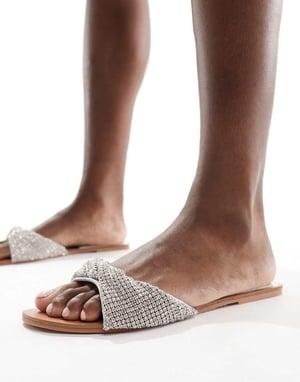 Simmi London Kenya utsmyckad rem sandal i platt silver