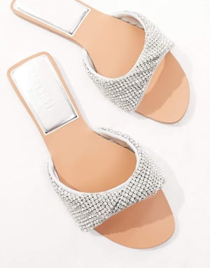 Simmi London Kenya utsmyckad rem sandal i platt silver