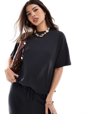 Pieces slinky supermjuk boxy t-shirt-set i svart