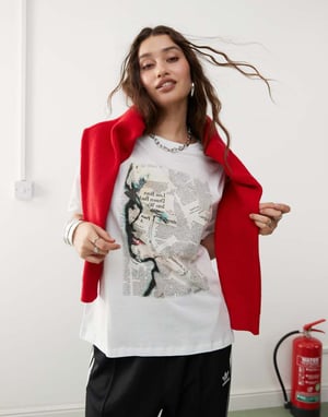 Noisy May oversized t-shirt med Madonna tidningsgrafik i vit