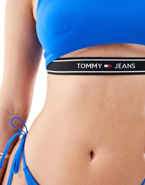 Tommy Jeans logoband utskuren bikiniöverdel i koboltblå