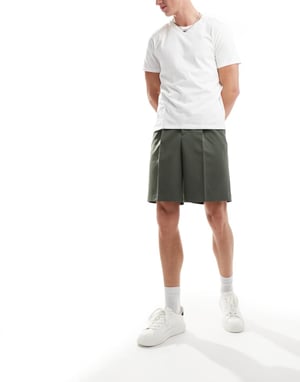 ASOS DESIGN smart vida shorts i grön