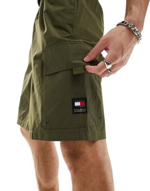 Tommy Jeans Aiden teknisk shorts i olivgrön