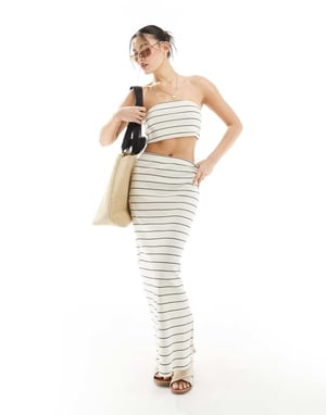 ASOS DESIGN koord-set med ribbad rand bandeau-topp och kolonn-maxikjol i mono-rand