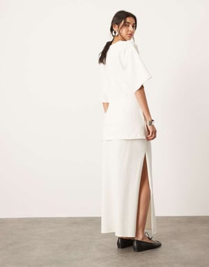 ASOS EDITION premium texturerad jersey maxikjol med sidospalt i kokosnöt