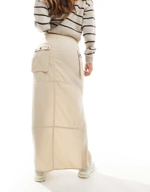 ASOS DESIGN cargo maxikjol i krämfärg