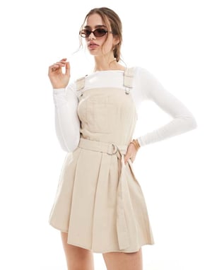 ASOS DESIGN byxdress med boxveckad inslagsskjorta i havre