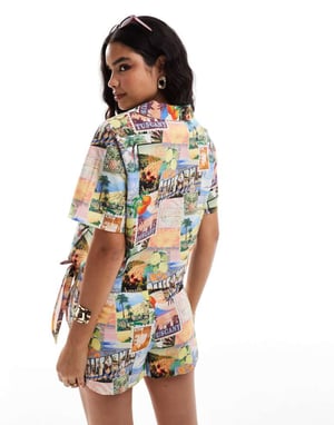 ASOS DESIGN linne-liknande co-ord kortärmad skjorta i vykortstryck