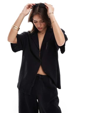 ASOS DESIGN skjorta i ostduk i svart