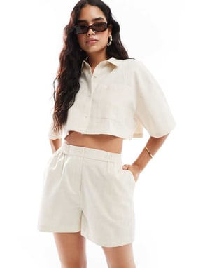 ASOS DESIGN kortärmad skjorta med linne i neutral nyans