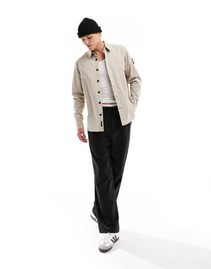 Calvin Klein Jeans monogramlogo-badge avslappnad skjorta i taupe