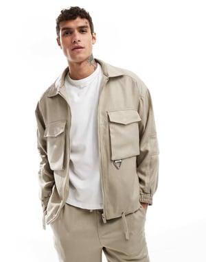 Sixth June jacka med framficka och logodetalj i beige