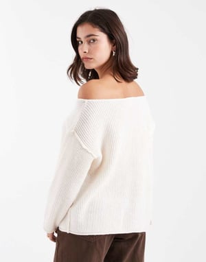 Miss Selfridge asymmetrisk av axeln lös och mysig stickad tröja i krämfärgad