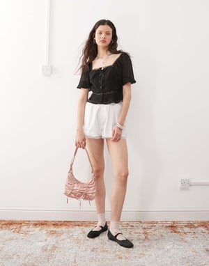 Miss Selfridge chiffonbroderad präriblus i svart