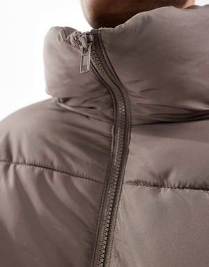 COLLUSION Unisex Puffjacka i taupe