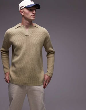 Topman premium avslappnad passform lammull öppen krage tröja i khaki