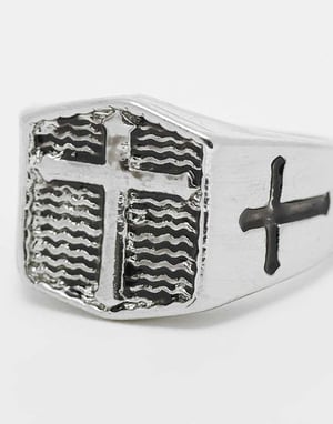 ASOS DESIGN ring med korsdetalj i borstat silver