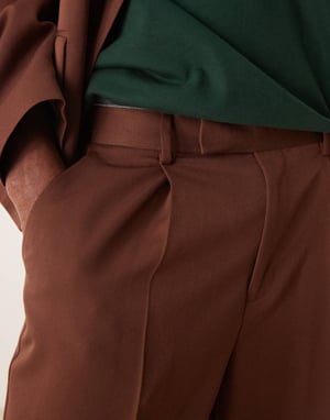 ASOS DESIGN överdimensionerade tapered kostymbyxor i brun twill
