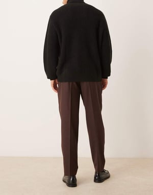 ASOS DESIGN smart överdimensionerade avsmalnande byxor i brun mikrotextur