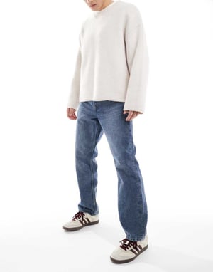 ONLY & SONS raka jeans i medelblå tvätt