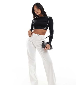 Miss Selfridge Petite raka ben jeans i vit