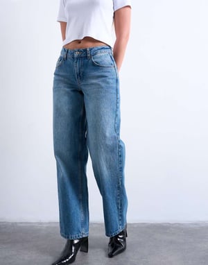 Topshop Hourglass Cinch låghöjd avslappnad jeans i vintageblå