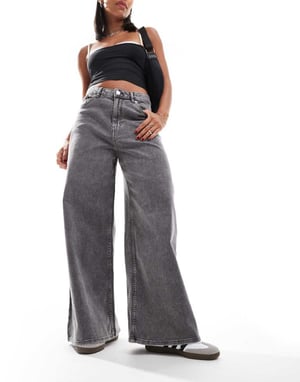 Monki vida baggy denimbyxor i tvättad grå