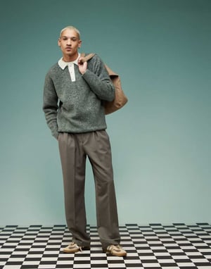 ASOS DESIGN eleganta vida byxor med inverterade veck i brunt