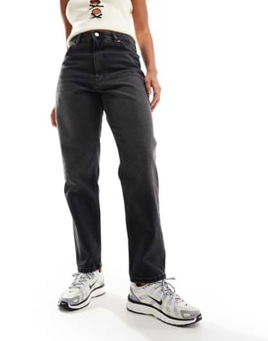 Monki Taiki hög midja ballongben jeans i tvättad svart