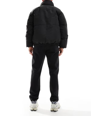 ONLY & SONS löst tapered jeans i tvättad svart