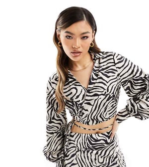 In The Style exklusiv satin knytmidja skjorta set i zebra